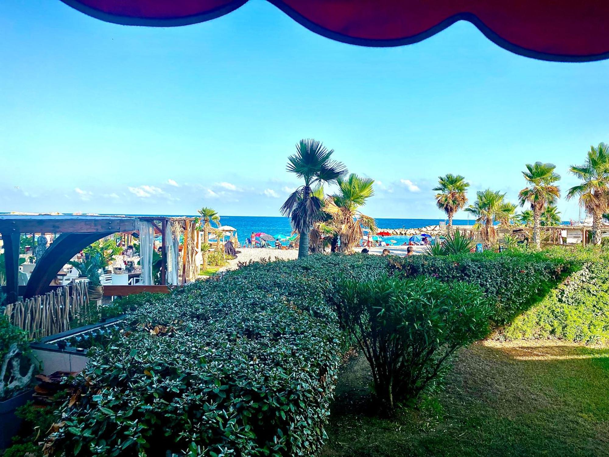 Studio Front De Mer A 10Metres De La Plage 卢贝新城 外观 照片