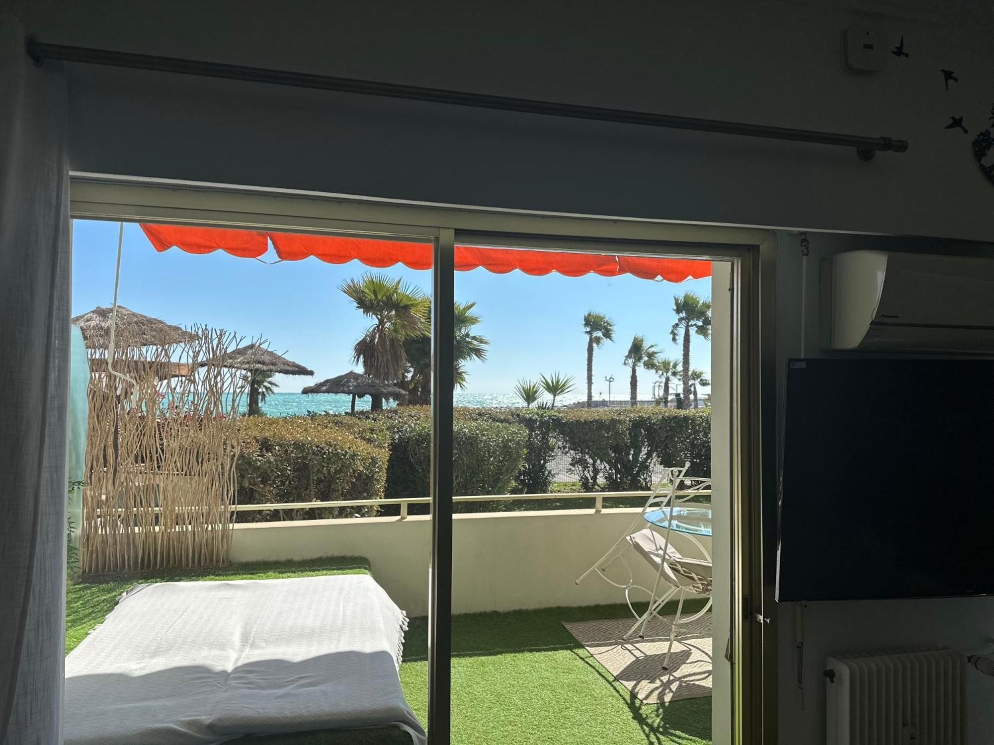 Studio Front De Mer A 10Metres De La Plage 卢贝新城 外观 照片